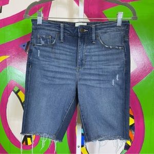 Universal Thread, High Rise Skinny Cutoff Jean Shorts. Size 4. Excellent cond!